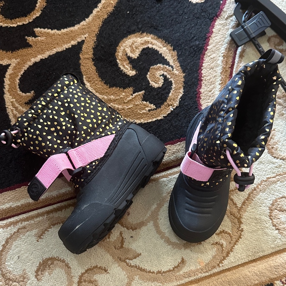 Size 8 Kids Black and Pink Snow Boots Sherpa lined
